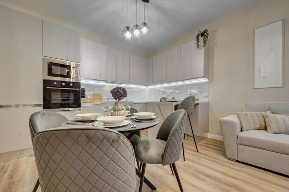 Central 3BR Escape Walk to Everything Apartment in Sliema