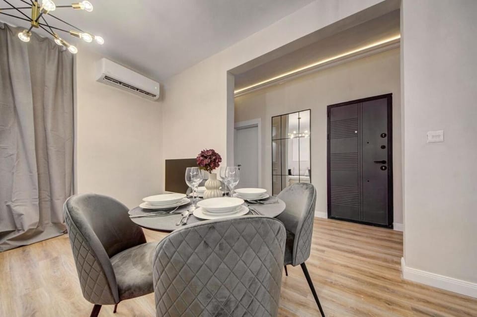 Central 3BR Escape Walk to Everything Apartment in Sliema