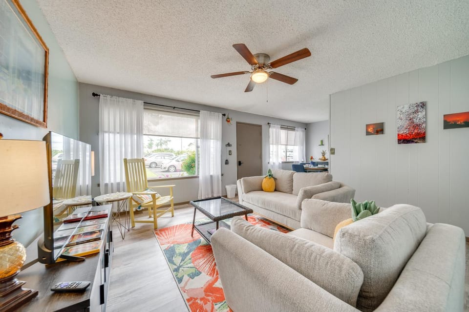Walk to Dtwn Hilo: Island Escape w/ Pool! House in Hilo