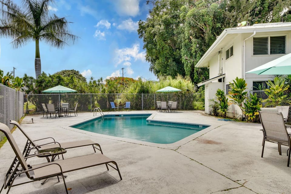 Walk to Dtwn Hilo: Island Escape w/ Pool! House in Hilo