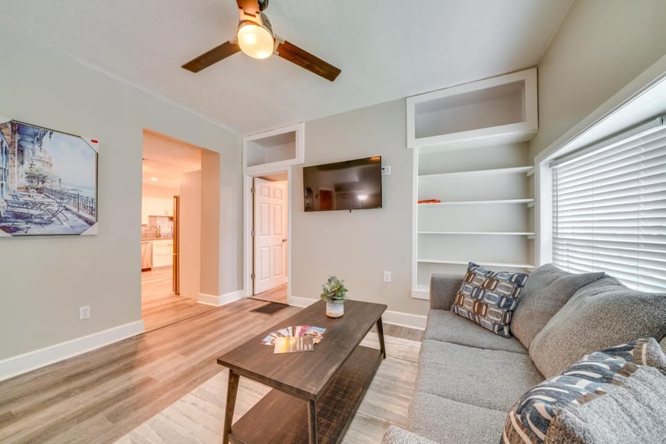 1 Block to Mellwood: Modern Apt by Shops & Dining! Apartment in Jefferson County
