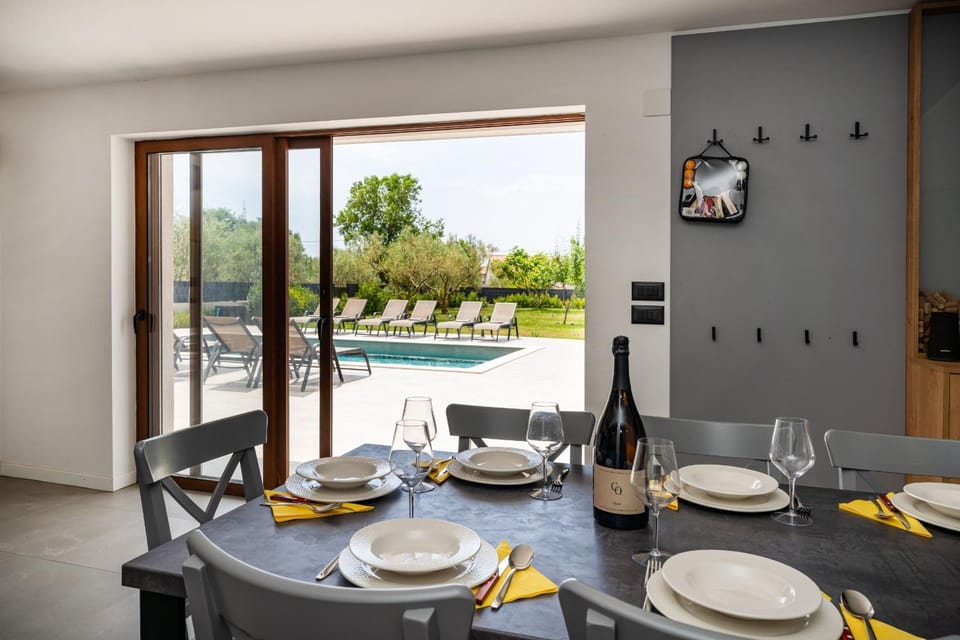 MY DALMATIA - Villa Campi Dalmatia with private heated pool, sauna and sports court House in Zadar County
