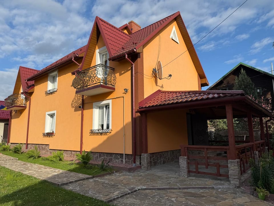 Property building, Street view