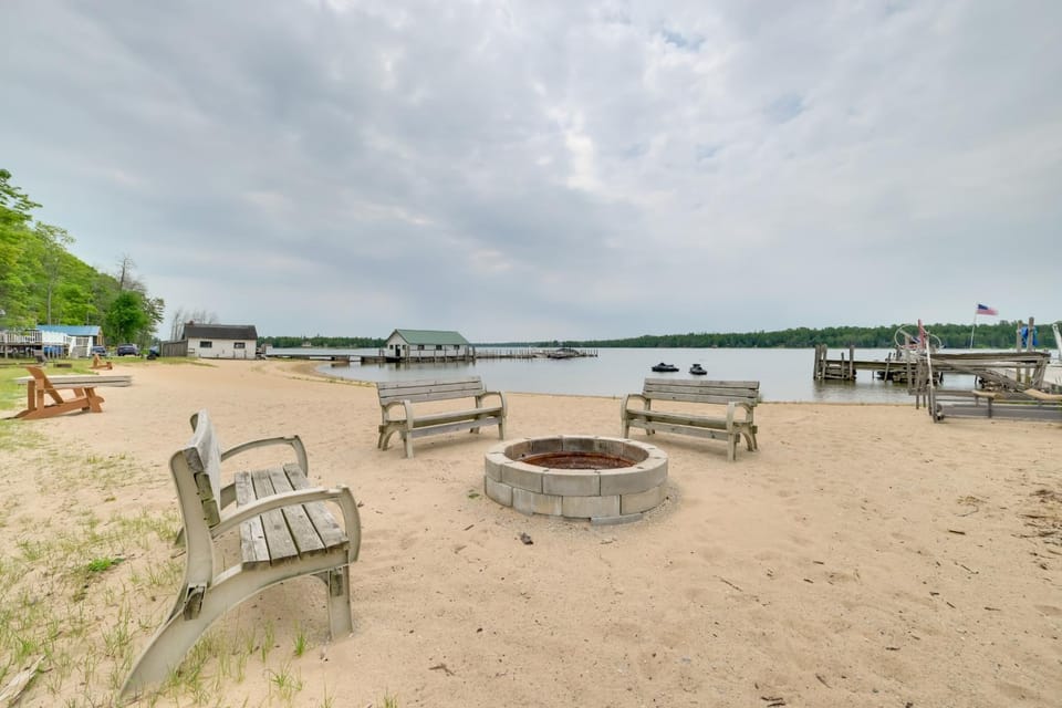 Beach & Dock Access! Upper Peninsula Cabin Retreat Cabin in Michigan