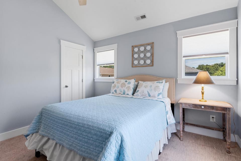 Barefoot By The Bay House in Kill Devil Hills