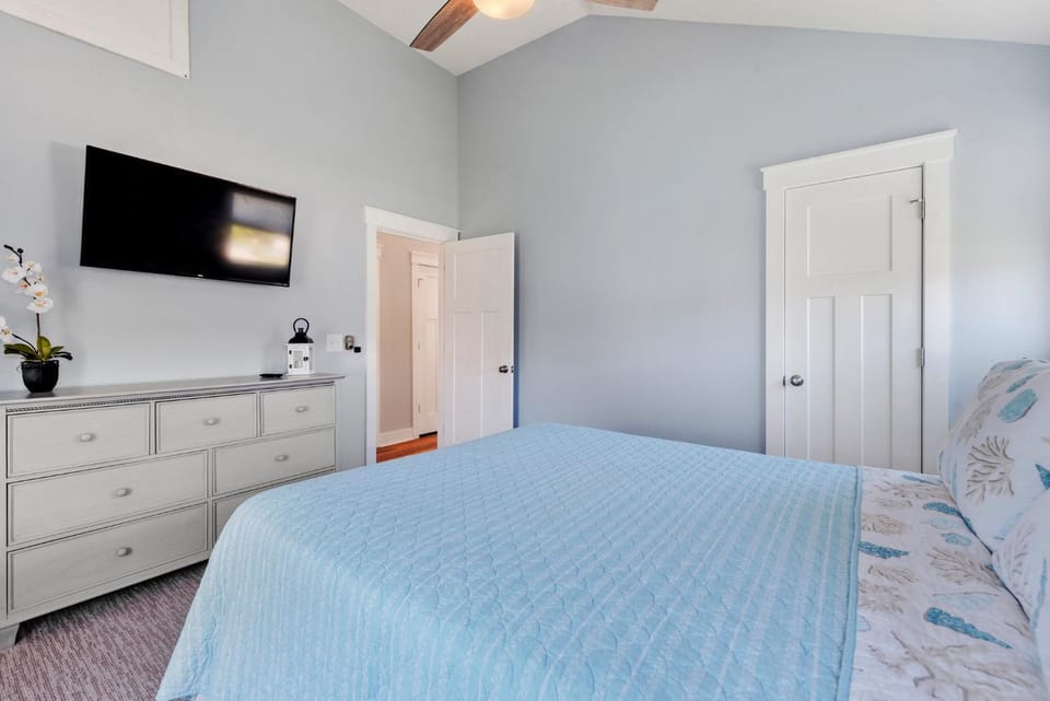 Barefoot By The Bay House in Kill Devil Hills