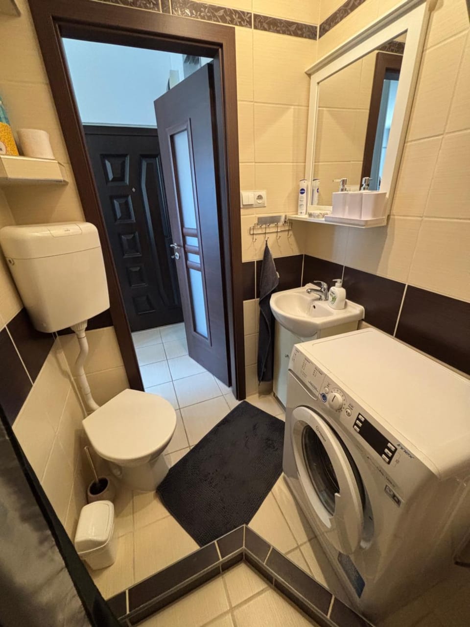 Toilet, Bathroom, washing machine