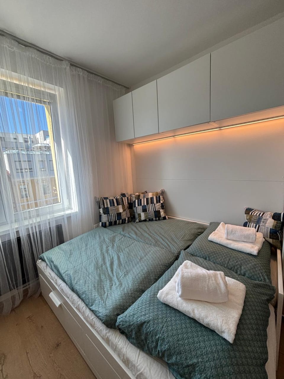 Photo of the whole room, Bedroom, towels