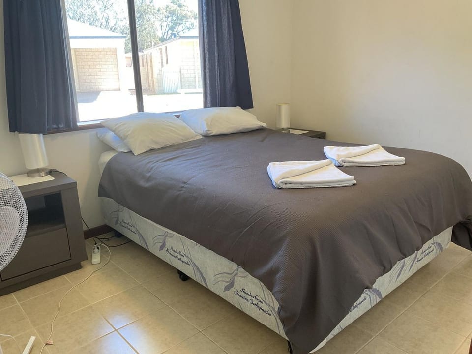 Unit 16, 2 Casuarina Crescent, Ocean Beach Chalets Chalet in Jurien Bay