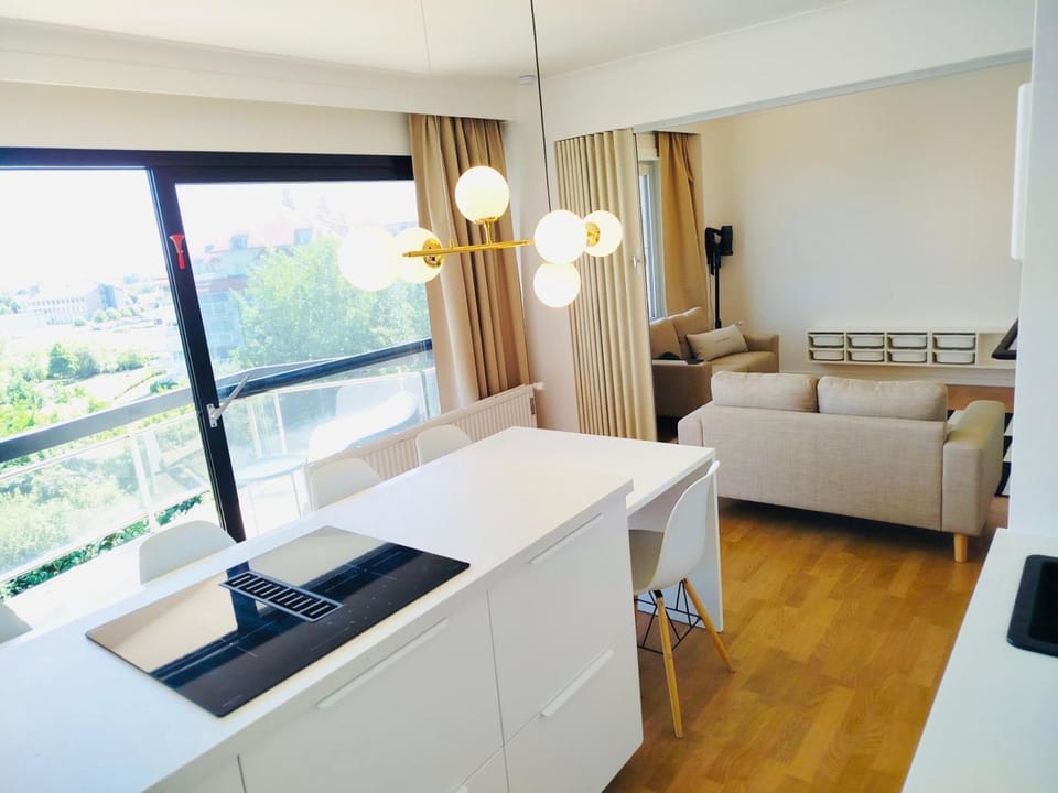 Kitchen or kitchenette, Seating area, Dining area