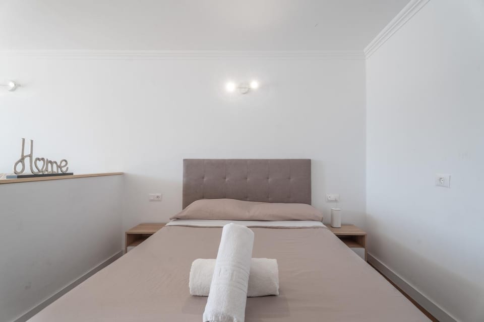 Property building, Living room, Bedroom