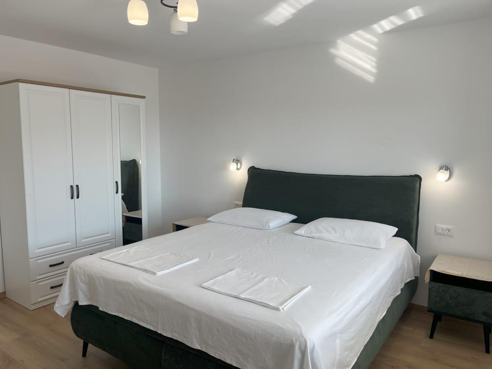 Bed, Bedroom, wardrobe