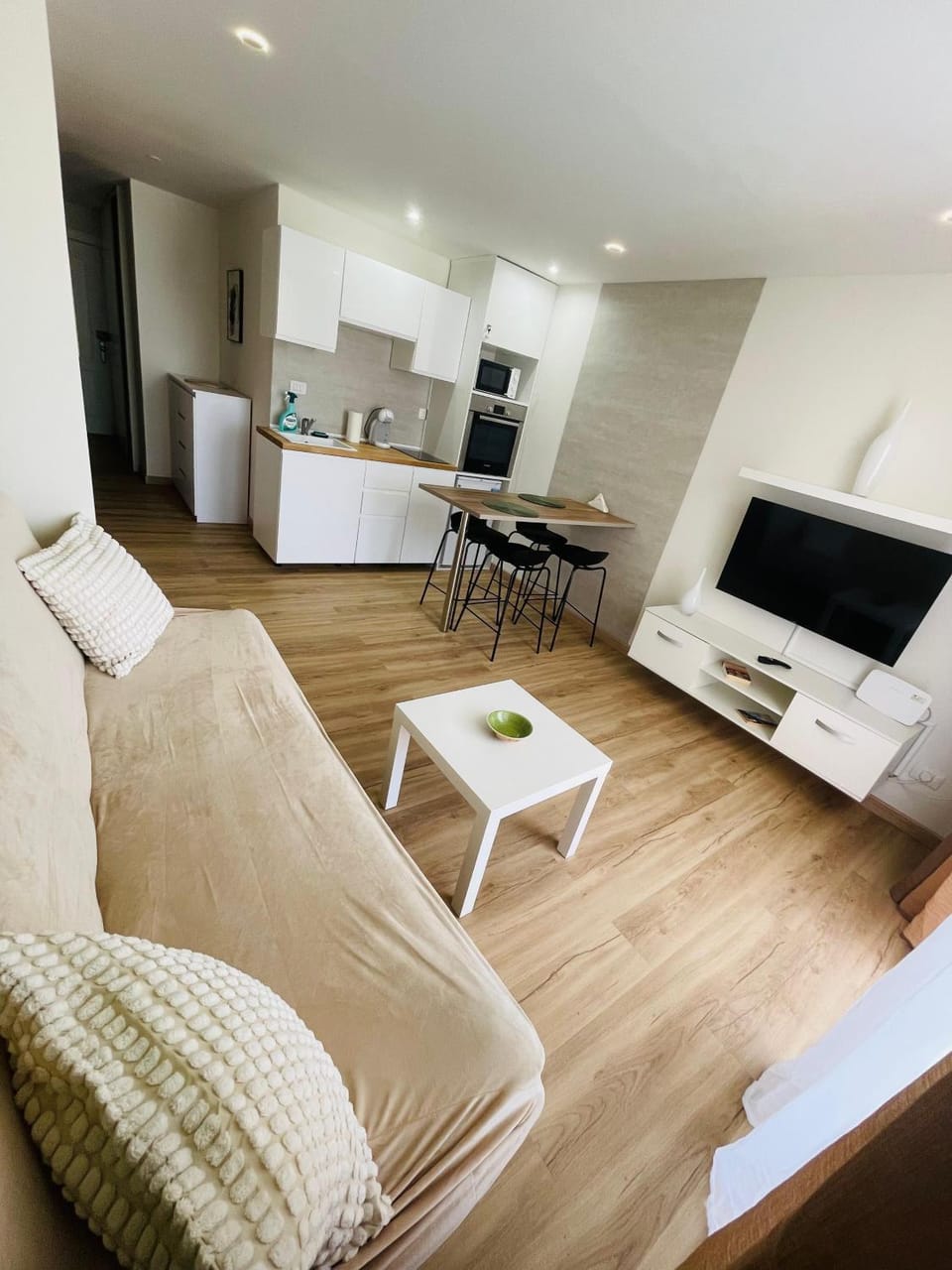 Kitchen or kitchenette, Living room, Dining area