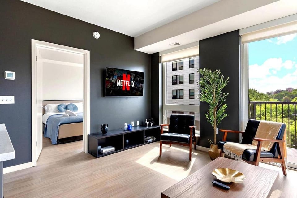 E501 Spacious & Stylish 2bedroom Condo In Downtown Minneapolis, Minutes From Minneapolis Convention Center & US Bank Arena Apartment in Loring Park