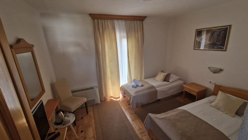 Villa Una Motel in Lika-Senj County
