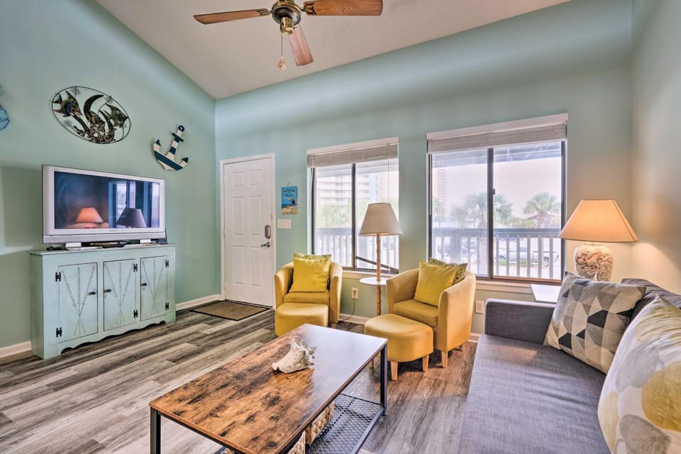 Steps to the Beach: PCB Condo w/ Balcony! House in Lower Grand Lagoon