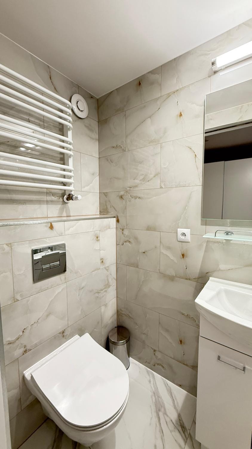 Tuwima Apart Pink by DreamAp Apartment in Masovian Voivodeship