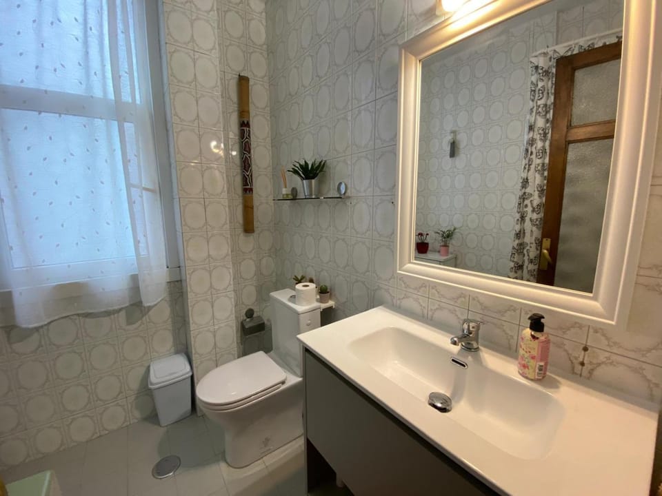 Habitación Céntrica con sala Vacation rental in A Coruna