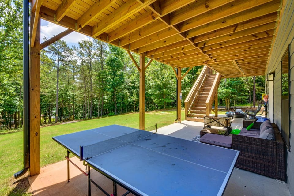 Lake Hartwell Family Getaway w/ Dock & Water Views House in Reed Creek