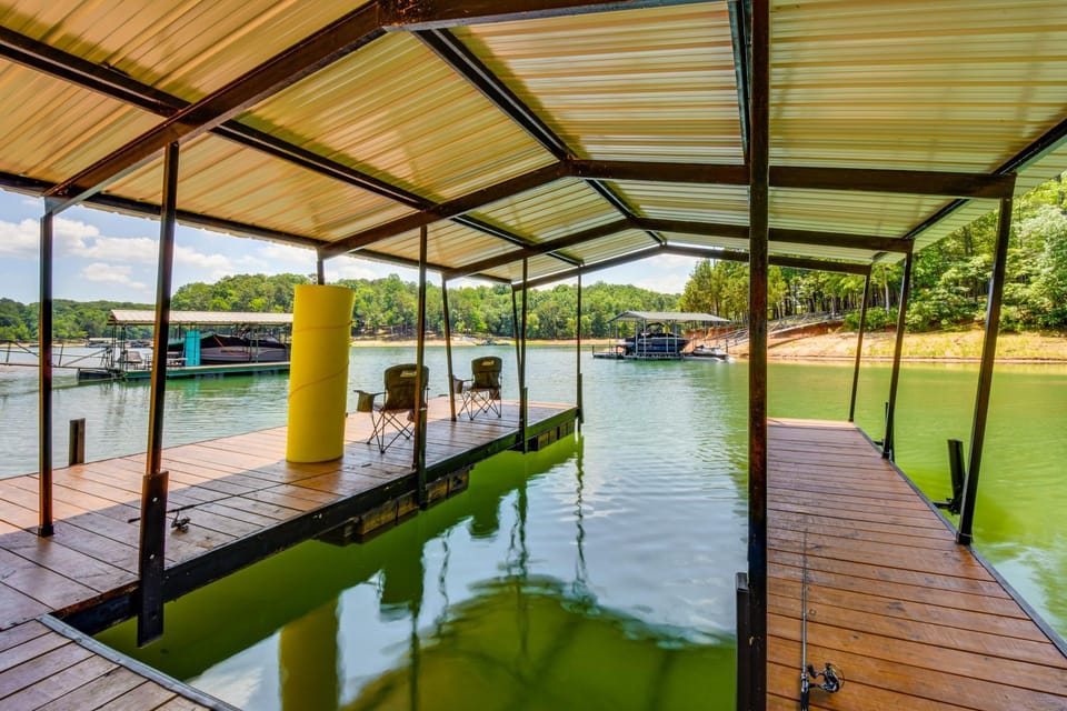 Lake Hartwell Family Getaway w/ Dock & Water Views House in Reed Creek