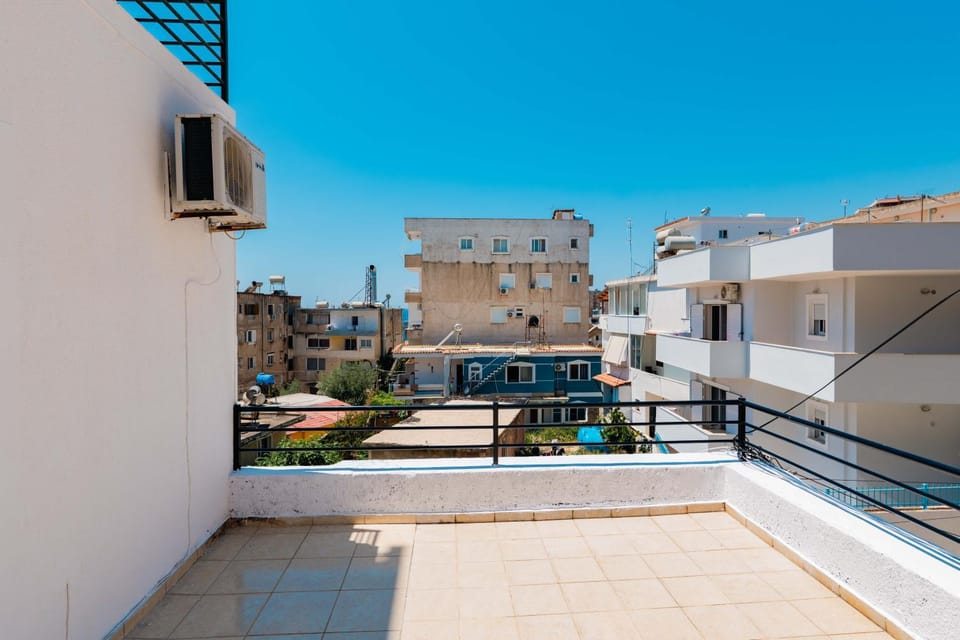 Sunny 2b Beachside Apartment Apartment in Sarandë
