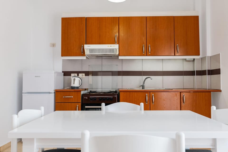 Sunny 2b Beachside Apartment Apartment in Sarandë