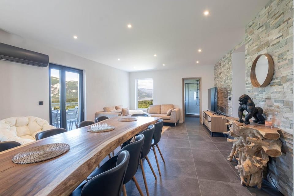 Cabana & Terrasse du Bourget - Jacuzzi Villa in Haute-Savoie