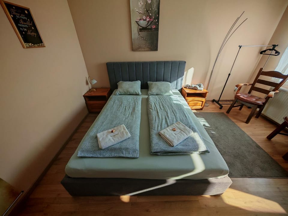 Bed, Photo of the whole room