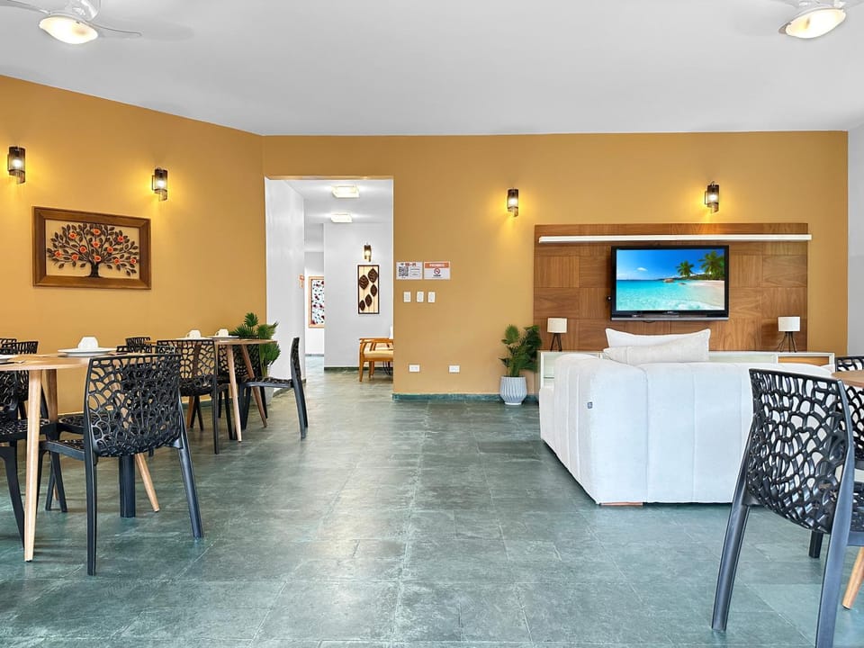 Living room, Dining area