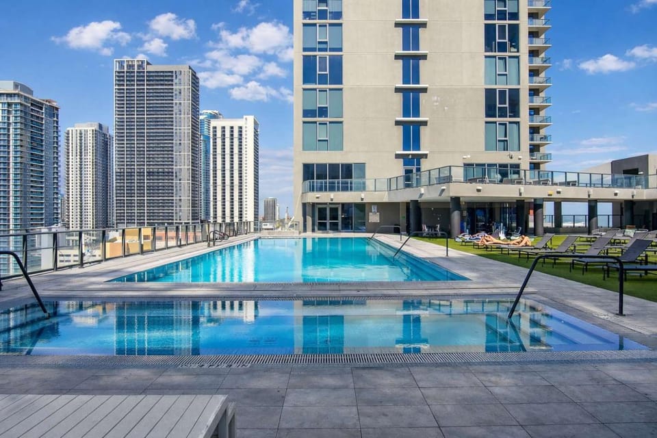 Downtown Miami 2BR Bayfront Cruise Port LuxePad Apartment in Miami