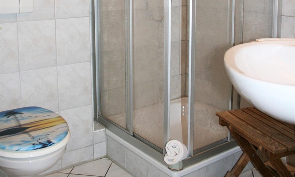 Bathroom, Living room