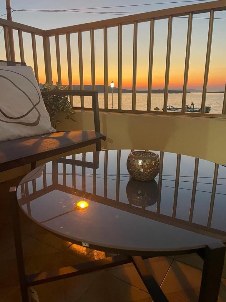 Patio, Natural landscape, View (from property/room), Balcony/Terrace, Living room, Sea view, Sunset