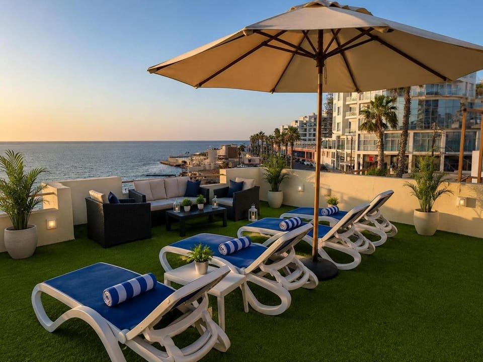 Patio, Day, Natural landscape, Balcony/Terrace, Beach, Sea view, sunbed