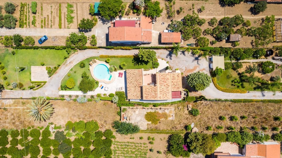 Property building, Spring, Day, Neighbourhood, Natural landscape, Bird's eye view, Pool view, Street view, Swimming pool, Location