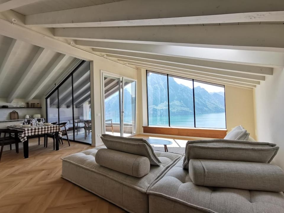 Living room, Dining area, Lake view, Mountain view