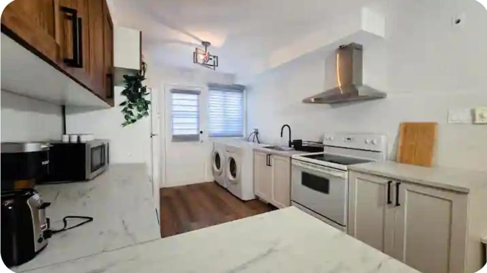 Boho style Private rooms in a shared three rooms apartment Apartment in Laval