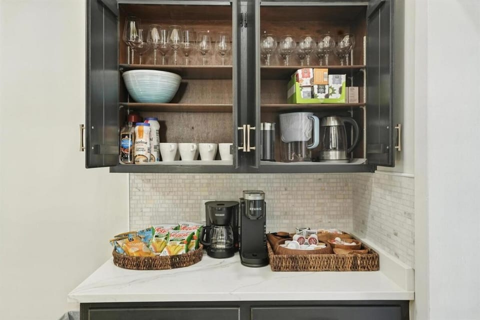 Golden Dunes Stay Valpo 5 BR, 3 King Beds, Game Area House in Valparaiso