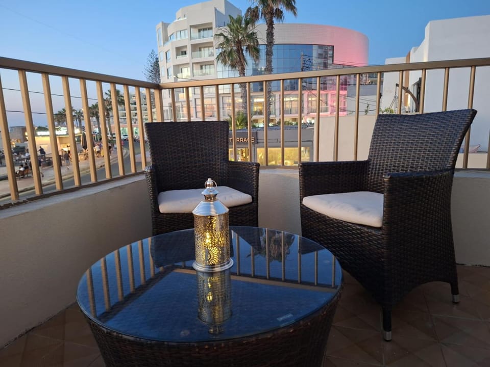 View (from property/room), Balcony/Terrace, Seating area