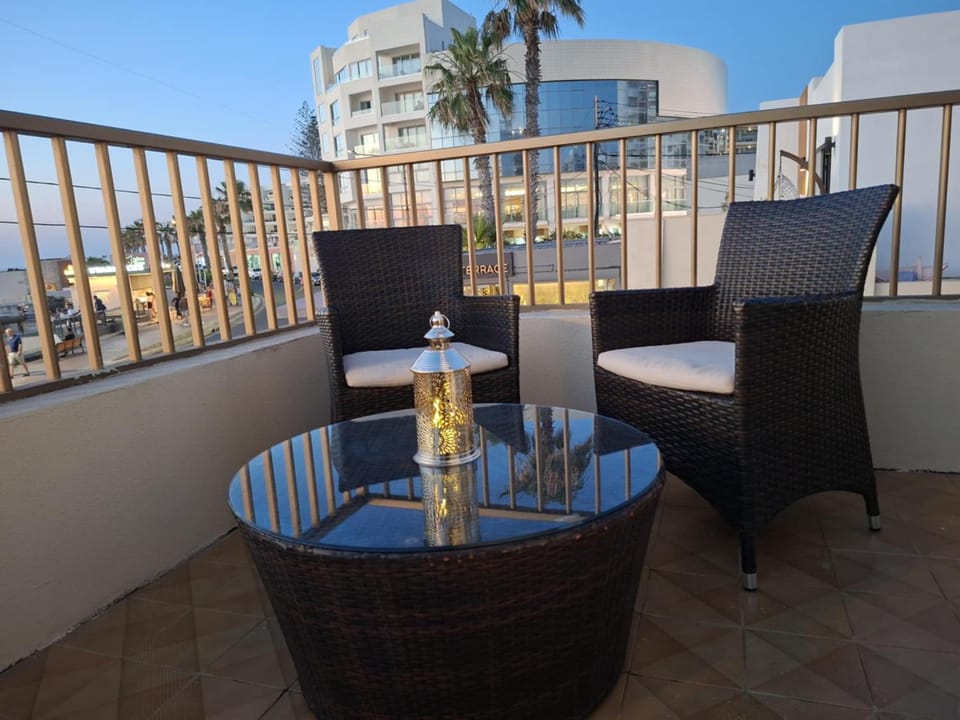 View (from property/room), Balcony/Terrace, Seating area