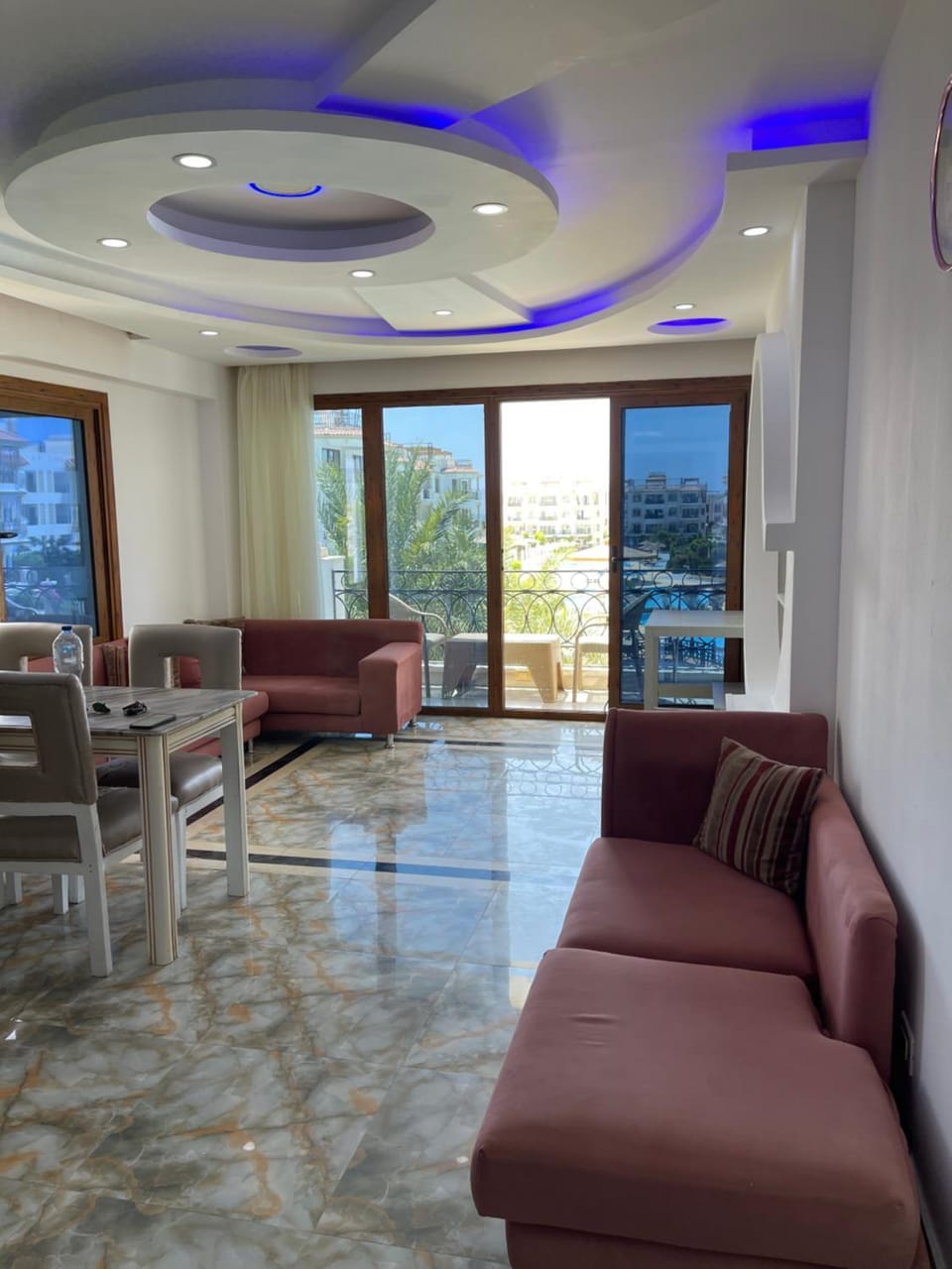 Living room, Seating area