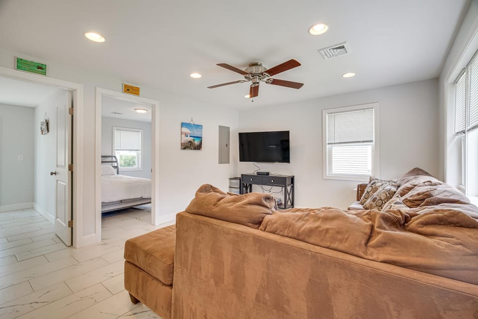 Family Retreat in Old Lyme Gated Miami Beach House in Old Lyme