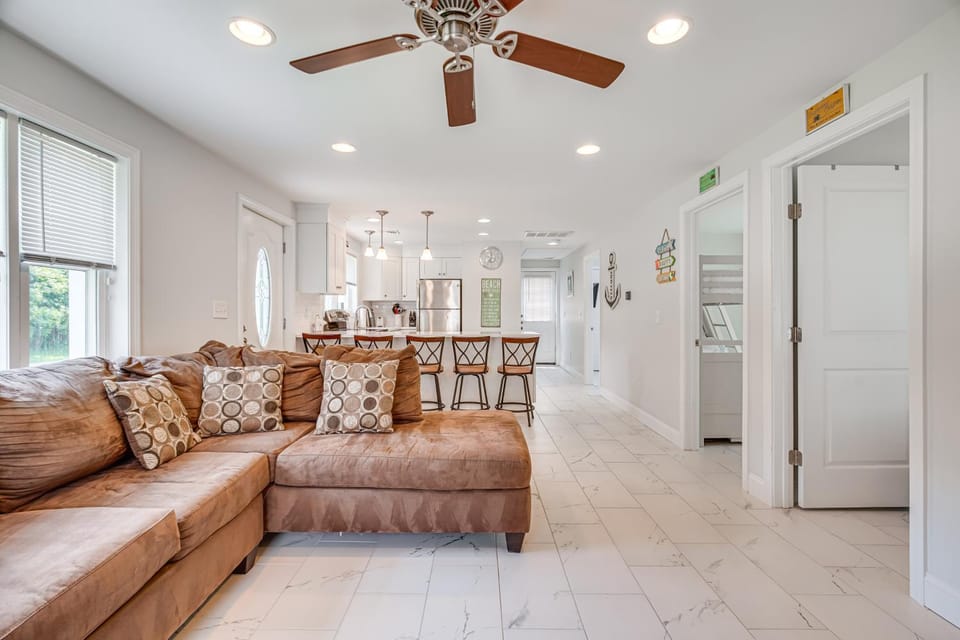 Family Retreat in Old Lyme Gated Miami Beach House in Old Lyme