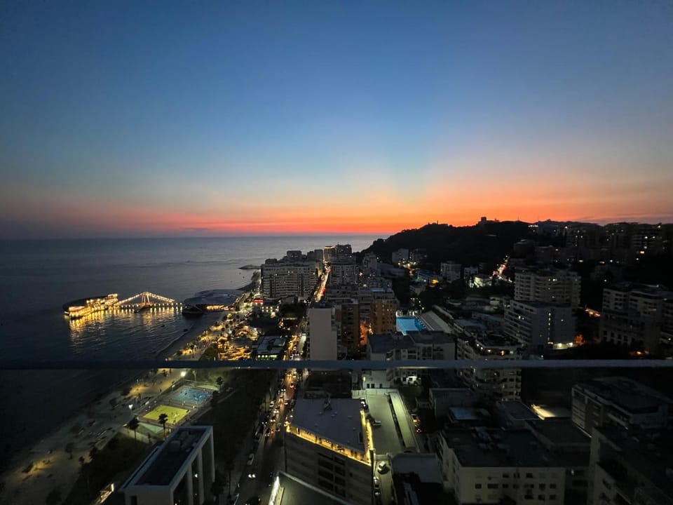 City view, Sea view