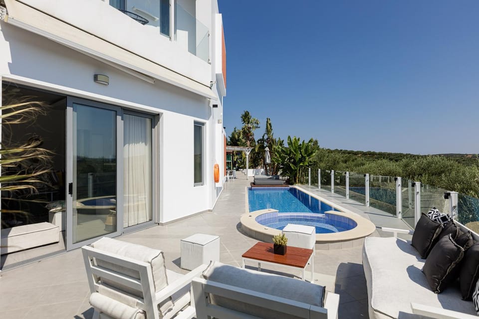 Patio, Swimming pool