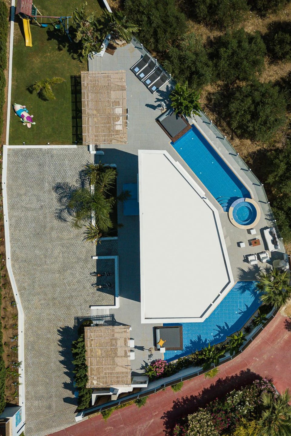 Bird's eye view, Pool view