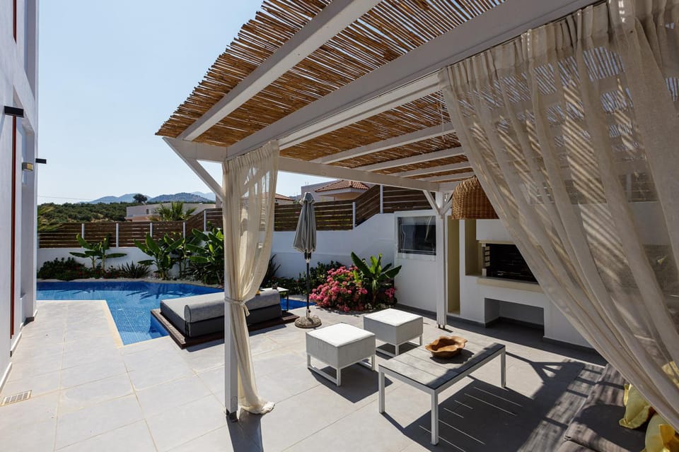 Patio, Pool view, Swimming pool