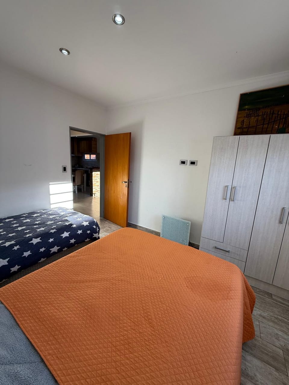 Bed, TV and multimedia, Photo of the whole room, Bedroom, wardrobe