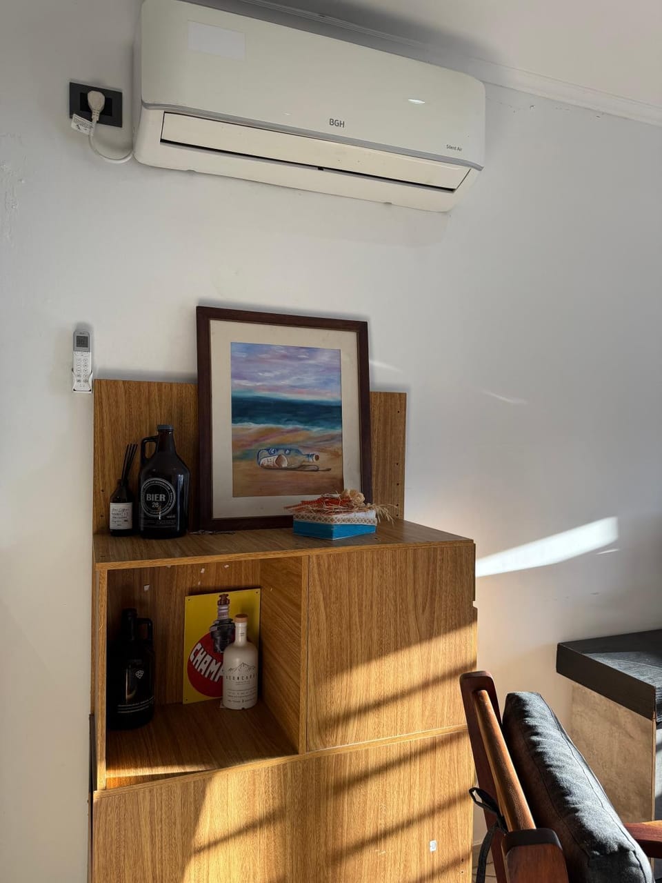 hair dresser, air conditioner