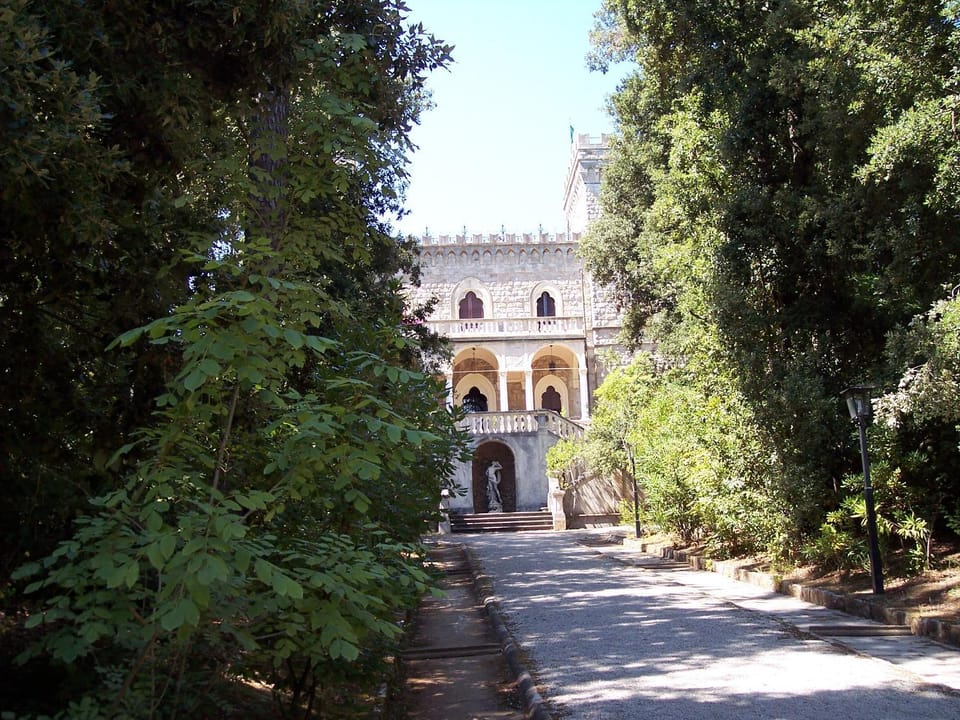 View (from property/room), Garden view, Inner courtyard view