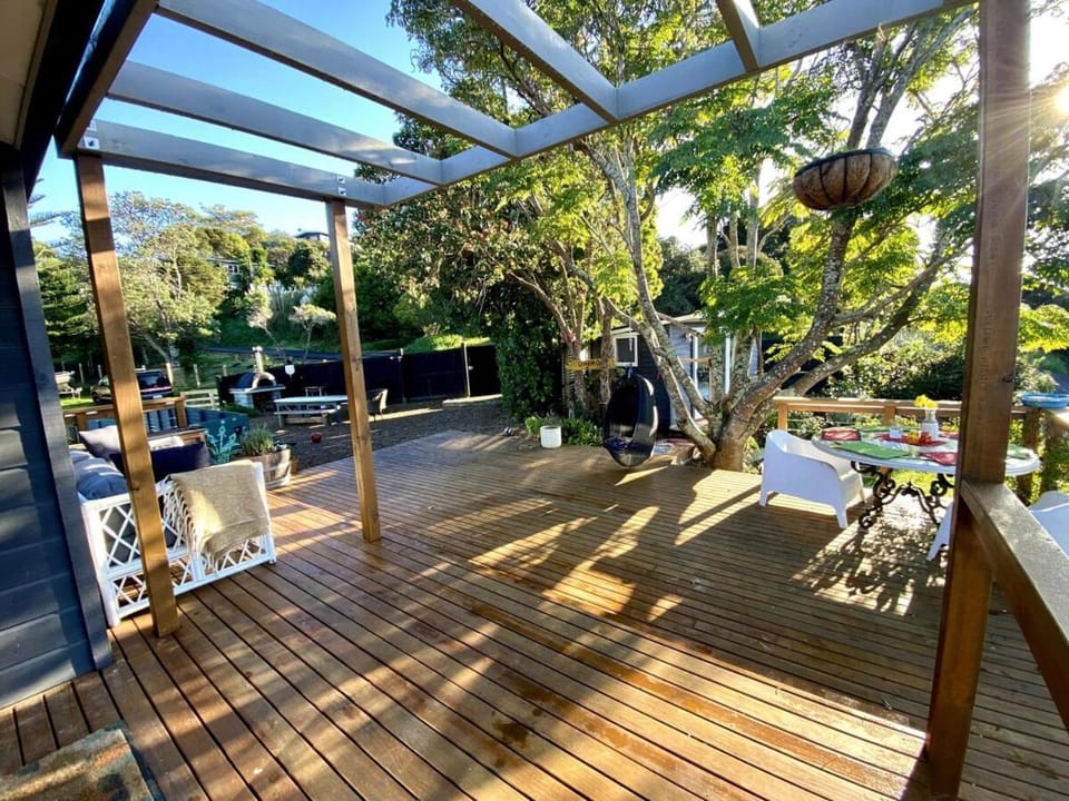 Family home - stunning sea views! House in Auckland Region